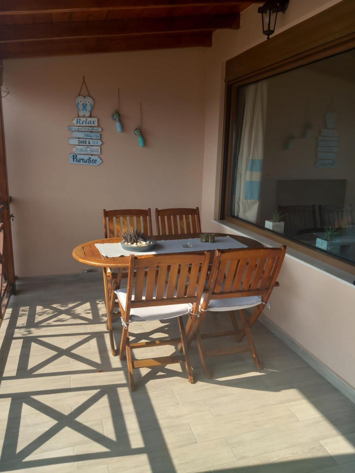 Paralio Astros Beachfront Suites Xiropigado Zimmer foto