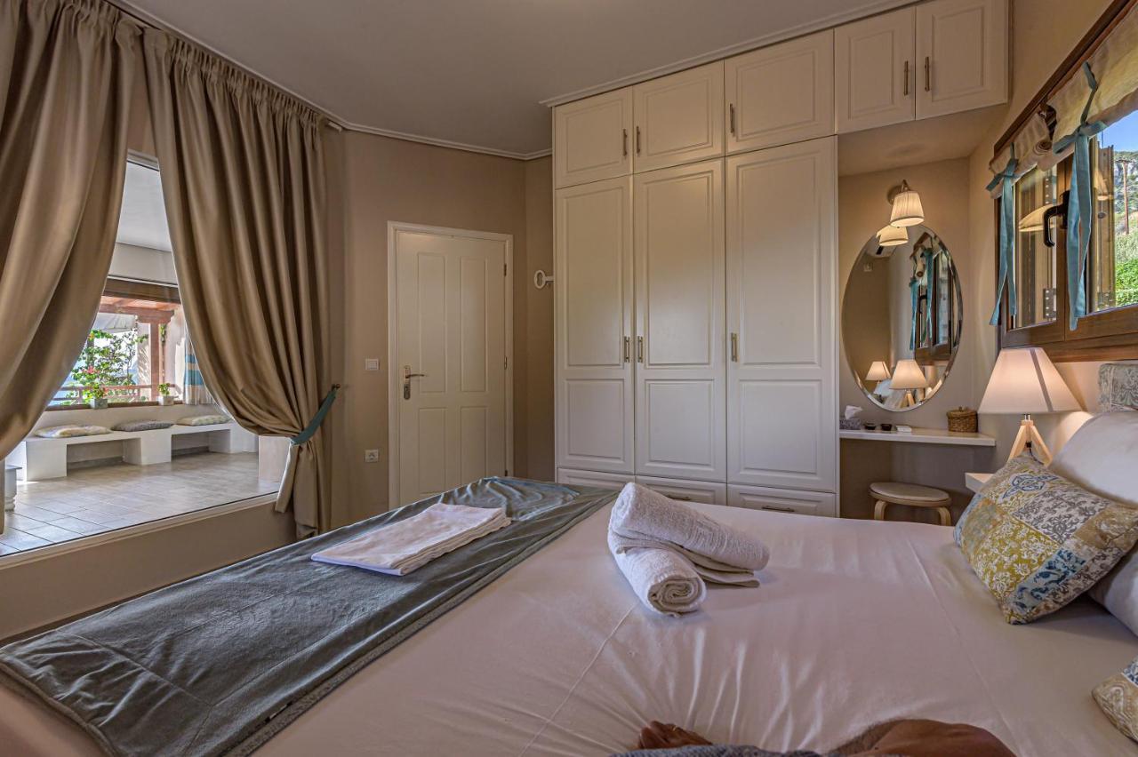 Paralio Astros Beachfront Suites Xiropigado Exterior foto