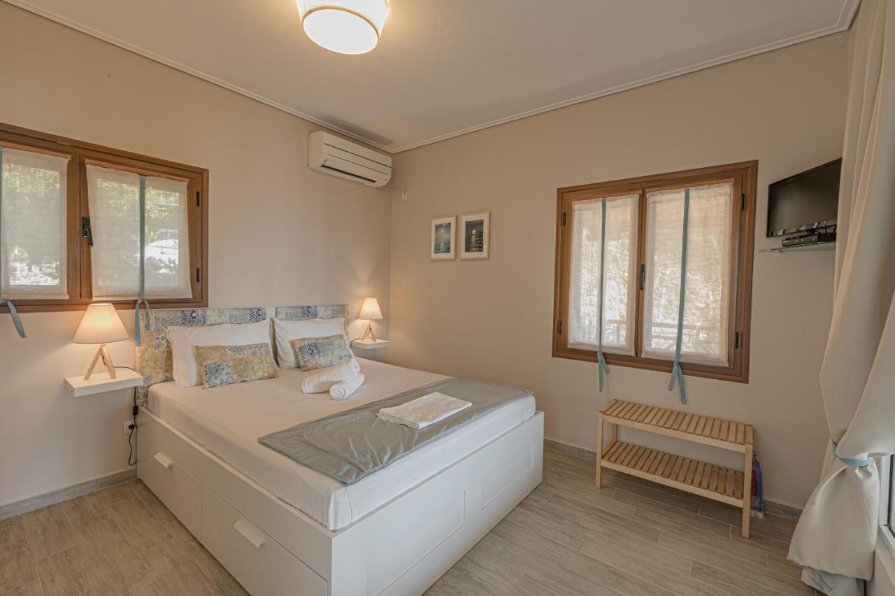 Paralio Astros Beachfront Suites Xiropigado Exterior foto